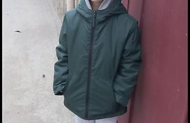 Uşaq üçün qışlıq kapüşonlu gödəkçə - Rəng: tünd yaşıl - Model: düz