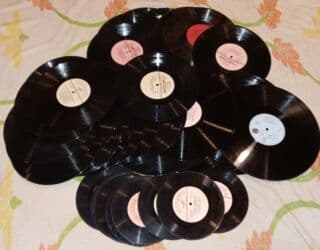 40 dollar nece manatdir: Plastinkalar biri 2 manat — 1