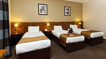 otaq yoldawi: Hostel bir gun 10 azn bakida ulduz metrosunun yaninda yerlesir bir — 2