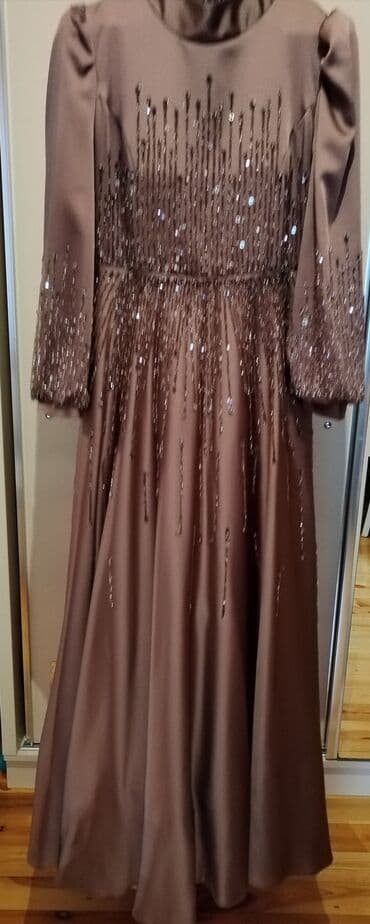 hicab toy geyimleri 2022: Zərif ziyafət/libas – şokolad-bürünc rəngli, parlaq dekorla - Uzun — 4