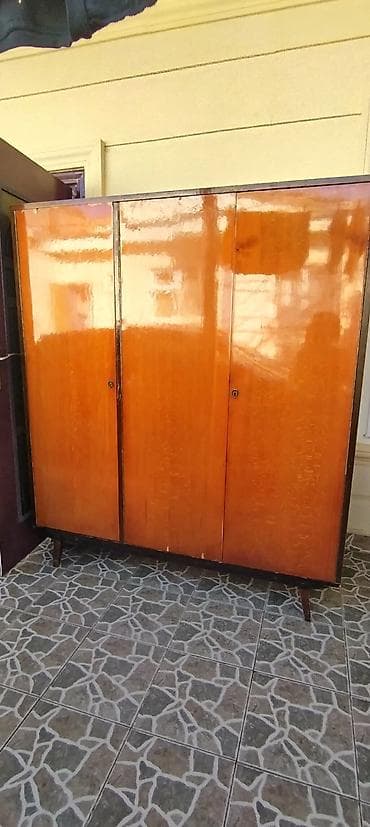 2el dolablar: İşlənmiş, 3 qapılı, Qəhvəyi, Taxta, Açılan, Düz dolab — 2