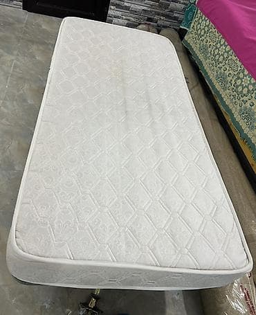 Çarpayılar: İşlənmiş, Təknəfərlik çarpayı, Matras ilə, Siyirməsiz — 1