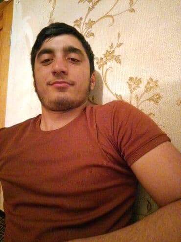 приталенные мужские футболки: Qısa qol qəhvəyi kişi köynəyi - Model: klassik yuvarlaq yaxalı, qısa — 2