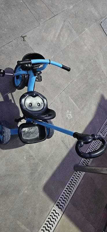 Uşaq üçtəkərli velosipedi - Rəng: mavi-qara - Ön tərəfdə kiçik lalafo.az -da Uşaq üçtəkərli velosipedi - Rəng: mavi-qara - Ön tərəfdə kiçik