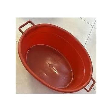 plasmas qapi: Plastik oval leğən – iki yan tutacaqlı, qırmızı rəngdə. - Material — 1