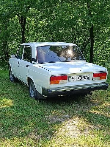 tofaş satış: VAZ 2107 sedan – ağ rəng, 4 qapı, arxaötürücü. Klassik künclü kuzov — 5