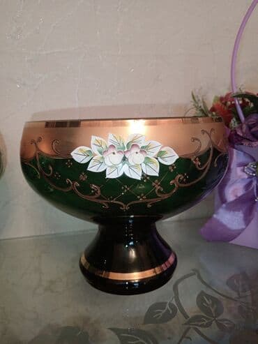 meyvə tərəvəz: Yaşıl rəngdə, qızılı haşiyəli, üzərində ağ güllər təsvir olunmuş iki — 2