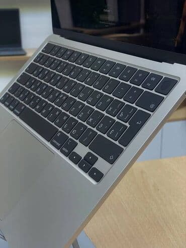 ucuz macbook pro: Apple MacBook (gümüş rəng) Xüsusiyyətlər və dizayn: - 13 düymlük — 3
