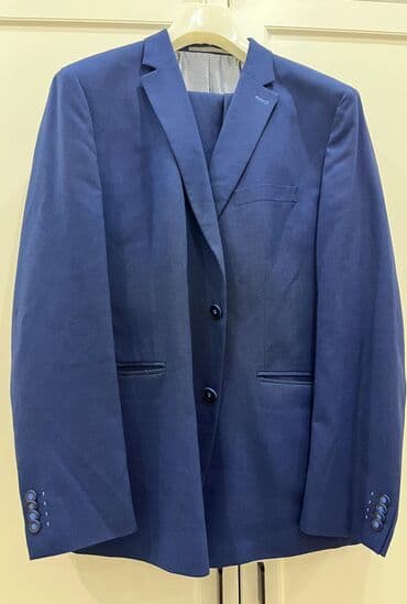 Kostyumdur 2 dəfə geyinilib, heç bir cırığı və söküyü yoxdur. 182 boy lalafo.az -da Kostyumdur 2 dəfə geyinilib, heç bir cırığı və söküyü yoxdur. 182 boy