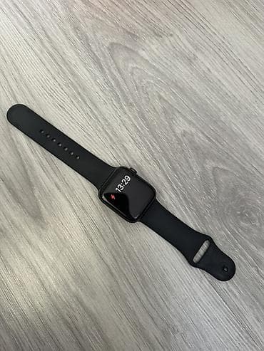 Qara rəngli smart saat - Dördbucaq ekranlı, qara korpus və silikon — 2
