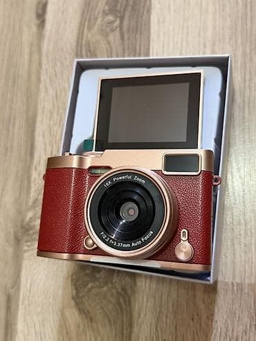 go pro camera: Rəng: qırmızı/qızılı korpus, retro dizayn Növ: kompakt rəqəmsal — 1