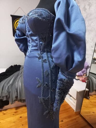 atlas donlar: Zərif axşam/gecə geyimi – mavi rəngdə, dar siluetli, maxi uzunluqda — 3