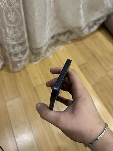 IPhone 12, Qara, Face ID — 4