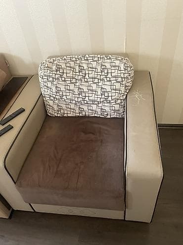 İki hissədən ibarət yumşaq mebel dəsti - Tərkib: 1 nəfərlik kreslo və