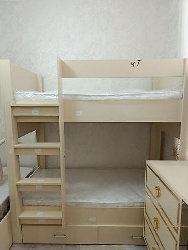 qapi ustu: Mebel dəsti – ağ rəngli şkaflar və ikimərtəbəli çarpayılar - Üst — 4