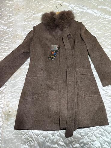 Qadın palto – qəhvəyi rəng, zövqlü və isti - Model: qolsuz kəmərli
