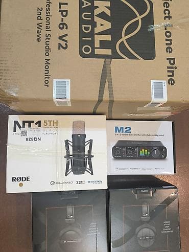 studio monitoru: Studiyo səs yazısı üçün tam peşəkar set - Audio interfeys: MOTU M2 — 1