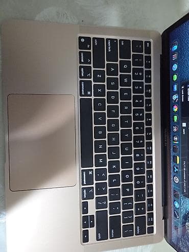 Masaüstü kompüterlər və iş stansiyaları: Apple MacBook, 13.3 ", Apple M1, 256 GB — 7