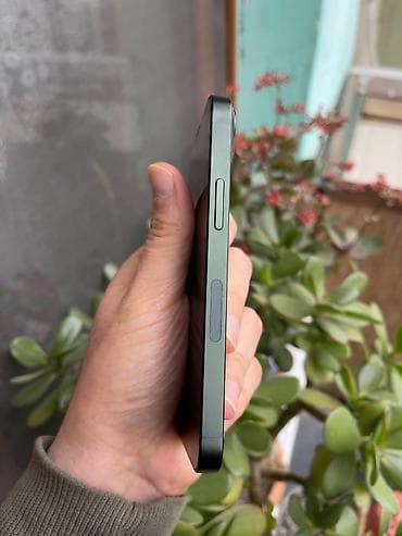 mini pc: IPhone 13 mini, 128 GB — 10