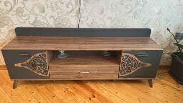 Masalar və oturacaqlar: Komod — 2