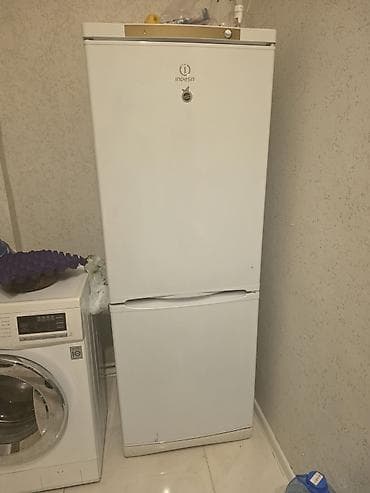 2 qapılı Indesit Soyuducu Satılır, rəng - Ağ