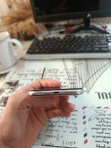 prosessor satilir: IPhone X, 64 GB, Gümüşü, Face ID — 5