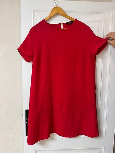 sade don: Qırmızı qısaqol don - Rəng: parlaq qırmızı - Model: sadə, düz kəsim; — 1