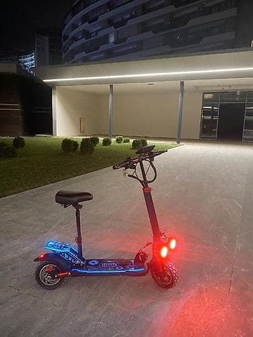 nəqliyat: Skuter. 15 gundu almisam. Moped aliram deye satiram. 30 km yol verir — 2