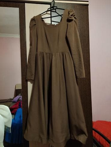 Qadın paltarı – qəhvəyi rəng - Stil: klassik, yüngül A-kəsim, beldən lalafo.az -da Qadın paltarı – qəhvəyi rəng - Stil: klassik, yüngül A-kəsim, beldən