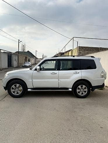 radiatoru: Mitsubishi Pajero: 3.2 l | 2008 il 400000 km Ofrouder/SUV — 1