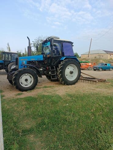 Alfa Romeo: Belarus 1221.2 traktoru - Güc sinfi: 120 a.g. (təxmini model 1221.2) — 2