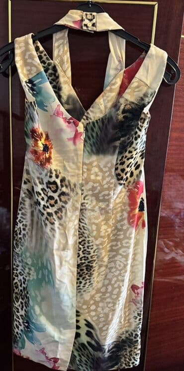 i̇ncə donlar: Heri bir paltar 10 azn,maraqlananlar etrafli sekil gonderilecekQadın — 4