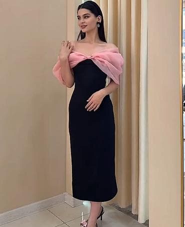 qara koftalar: Zərif kokteyl/gecə libası - Rəng: qara gövdə, açıq çəhrayı üst detal — 1