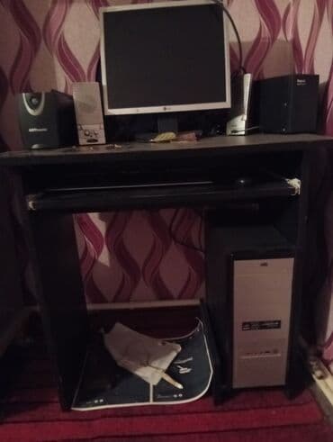 işlənmiş kompyuter: Stolüstü kompüter dəsti Tərkibi: - Sistem bloku (qara/gümüş rəngdə — 4