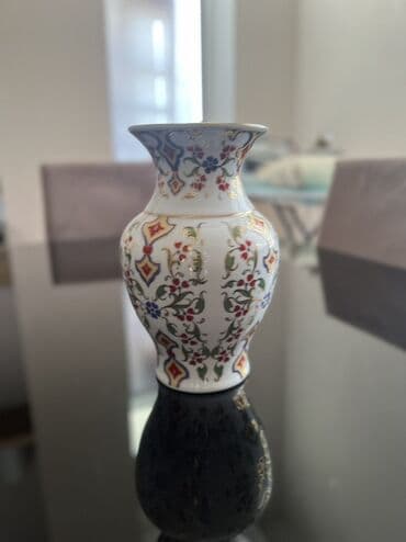 gül toxumlari: Bir vaza, Farfor — 2