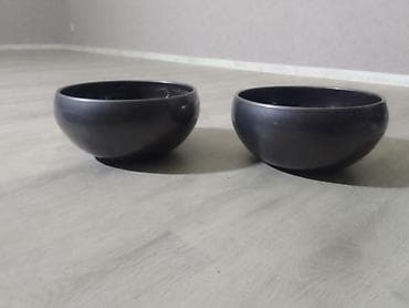 dibçək gül: Plastik güldanlar və saksılar dəsti Hamsi bir yerdə 10 manat.050 670 — 9