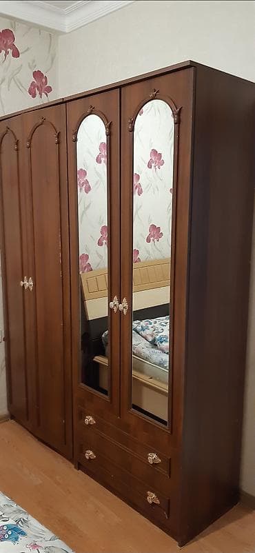 stol balaca: Kravat 140m Stol stul 120m Termo 70m Şkaflar 140m Dəhliz şkafı — 4