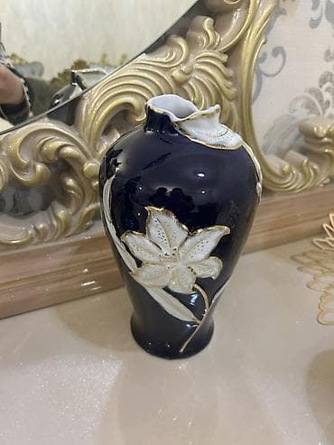 kuseyen gul: Bir vaza, Keramika — 2