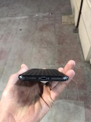 iphone 8s plus: IPhone 7 Plus, 128 GB, Qara, Zəmanət, Barmaq izi, Simsiz şarj — 9