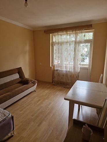 emircanda ev satisi: 1 otaqlı mənzil – Razinde Icra Hakimiyyetinin yani.Aileye verilir — 1