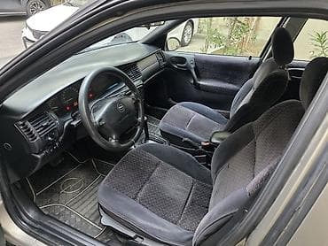 vito 8 1: Opel Vectra: 1.8 l | 1996 il 258262 km Sedan — 6