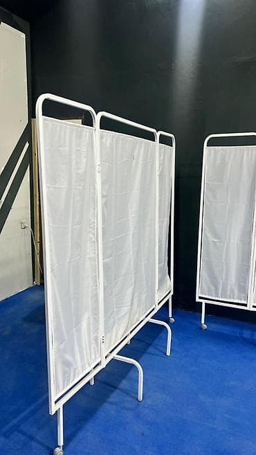 3 bölməli tibbi paravan satılır. Çox az istifadə olunub, vəziyyəti