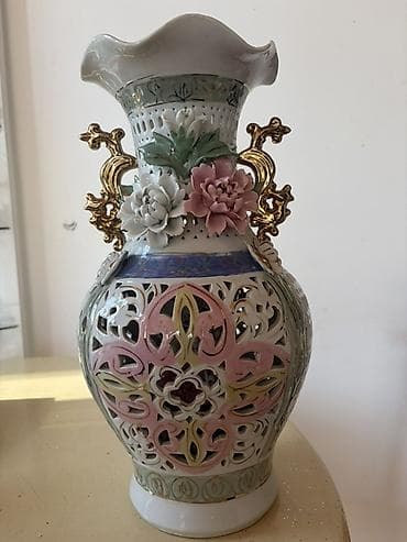 balba gülü: Bir vaza, Farfor — 1