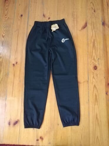 uşaq tulumları: 11-12 yawa. Biri 5-10manat. Bezilerini tezedir — 24