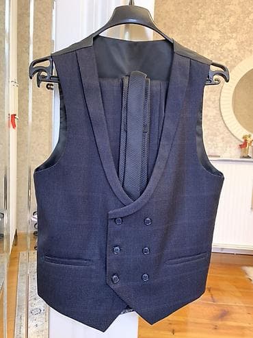 dini geyimlər: 1 dəfə geyinilib,150 azn’ə alınıb,85 azn’ə satılır.S razmerdir. Kişi — 1