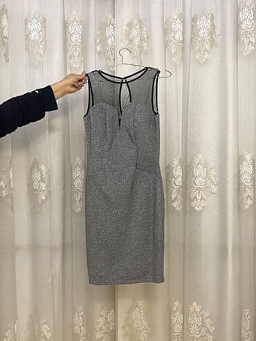 Silver (Gümüşü) Don Vəziyyət: Yalnız 1 dəfə geyinilib Ölçü: 38 Qeyd