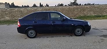 vaz priora 2015: Lada Priora hetçbek – tünd mavi rəng Xüsusiyyətlər: - Kuzov: 5 qapılı — 7