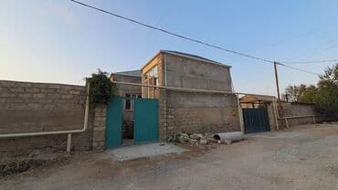 7 ve 8 mkr satilan evler: 3 otaq 1 zal. giriş kalidor, ve hamam tualet . heyetdede ayrica tualet — 18