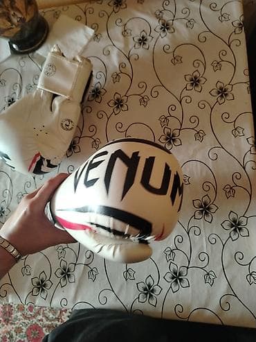 Musiqi alətləri: Venum boks əlcəkləri - Model: Venum “Professional” seriyası - Rəng — 2