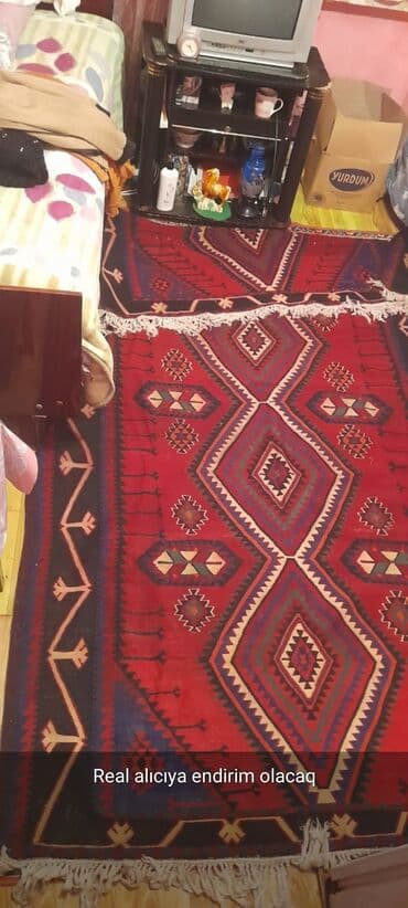 Əl toxuması yun xalça - Material: təbii yun, əl ilə toxunma - Dövr